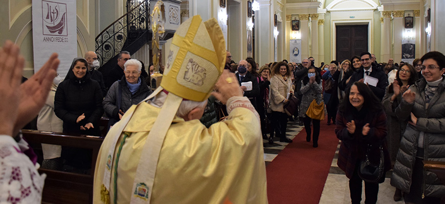 Il Vescovo Milito chiude il primo Sinodo della Diocesi di Oppido- Palmi con la consegna del Libro del Sinodo