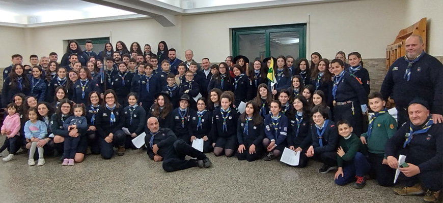 Mons. Giuseppe Alberti visita il gruppo scout della FSE Delianuova 1