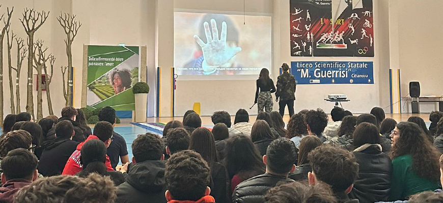 Mons. Giuseppe Alberti ha presieduto la Via Crucis al Liceo Scientifico “M. Guerrisi” di Cittanova