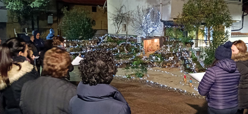 Riscoprire la famiglia umana – Il Presepe di Quartiere: un Simbolo di Comunità, Famiglia e Vicinato