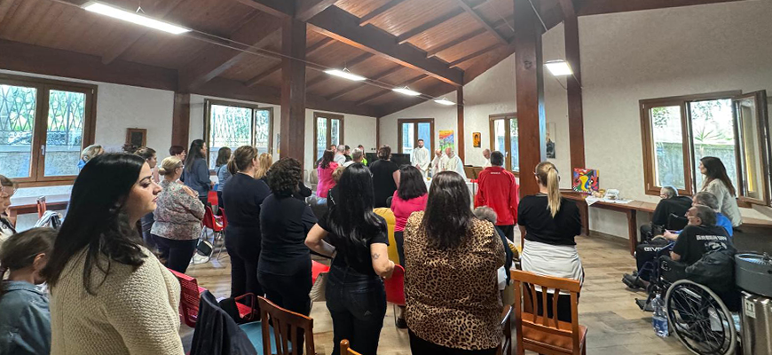 Un Rosario che unisce: la Peregrinatio Mariae tra i sofferenti dell’AIDS