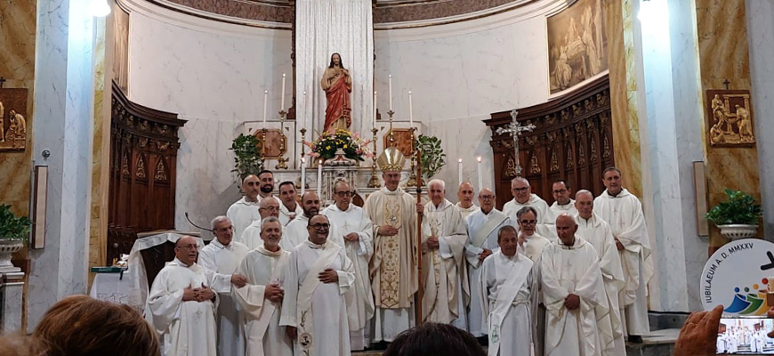 La solenne Concelebrazione Eucaristica per i 90 anni di don Pietro Gallo