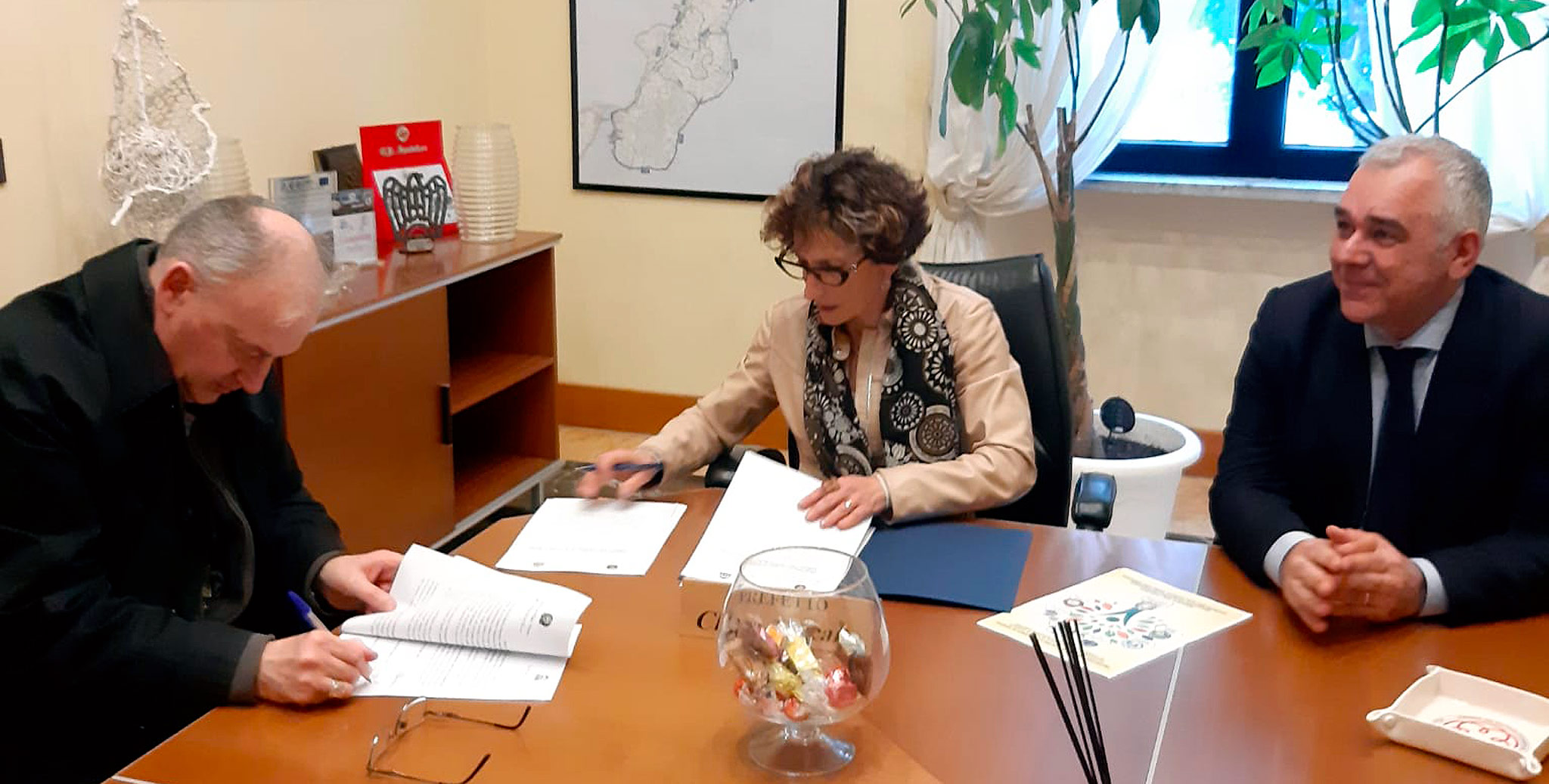 Accoglienza migranti: firmata una convenzione tra Prefettura, Diocesi e Comune di Oppido Mamertina