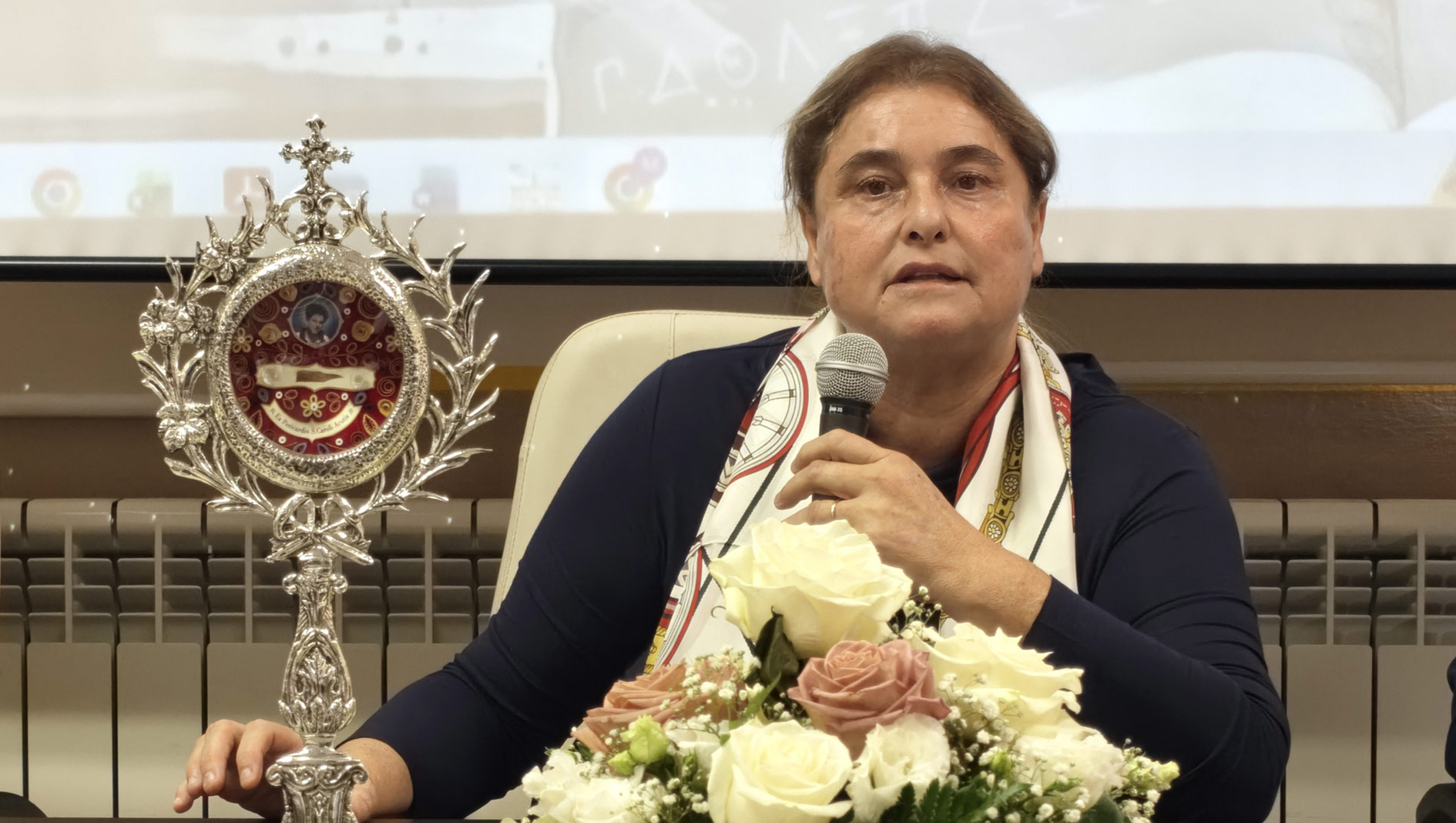 «Nati originali, non fotocopie»: la mamma di San Carlo Acutis incontra gli studenti di Cittanova