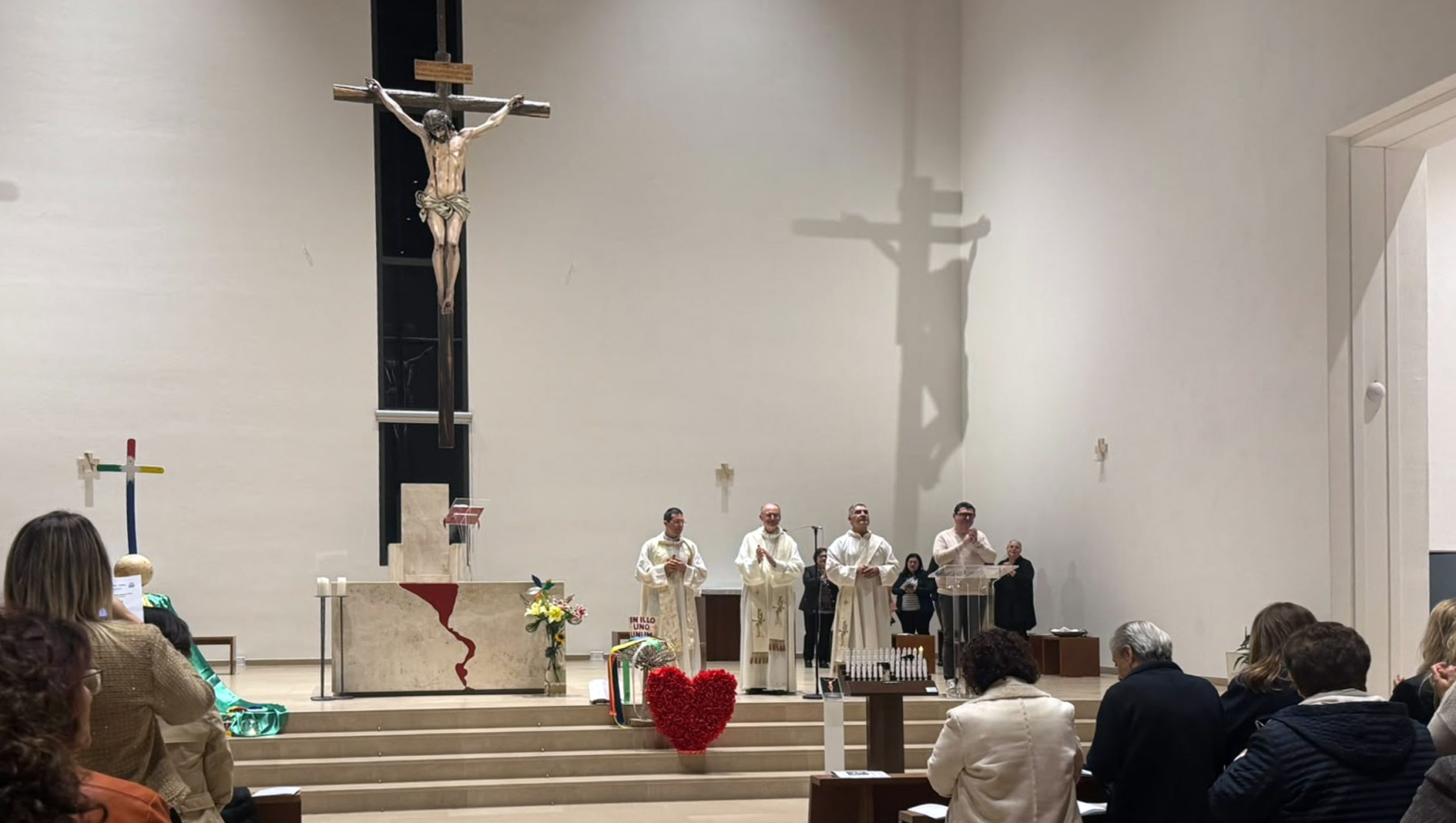 Veglia Missionaria Diocesana, la Chiesa di Oppido-Palmi affida don Rosario Rosarno alla missione in Brasile